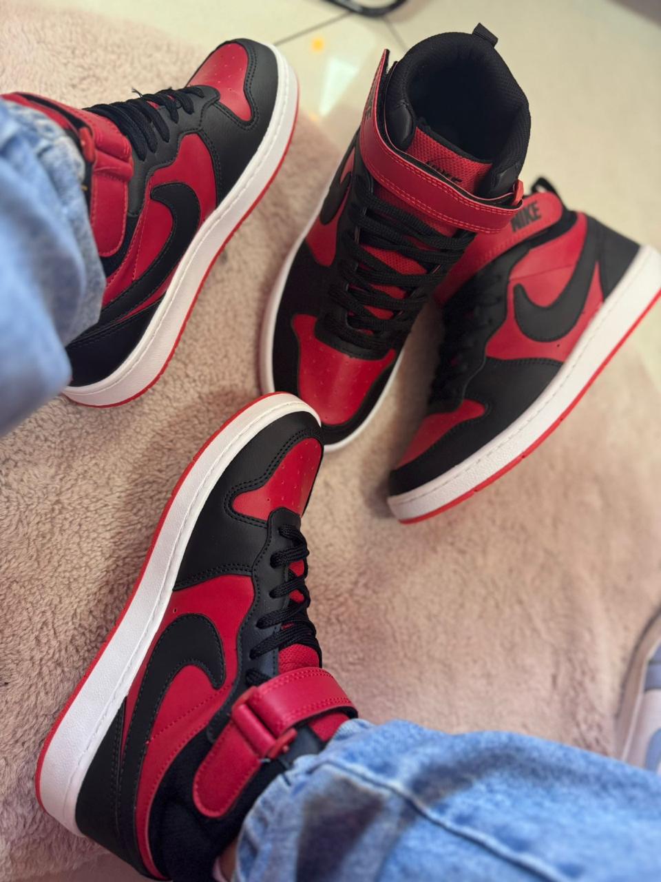 Nike Borugh cano alto - Vermelho e preto