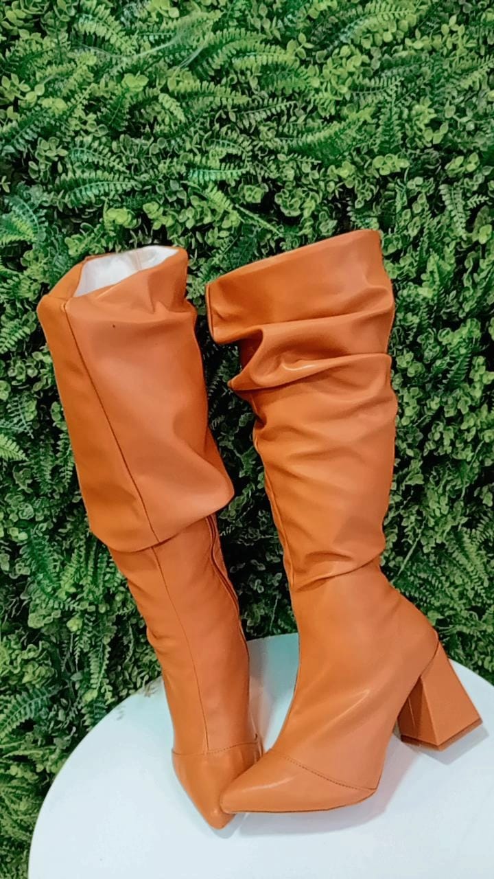 Bota Ísis - Caramelo