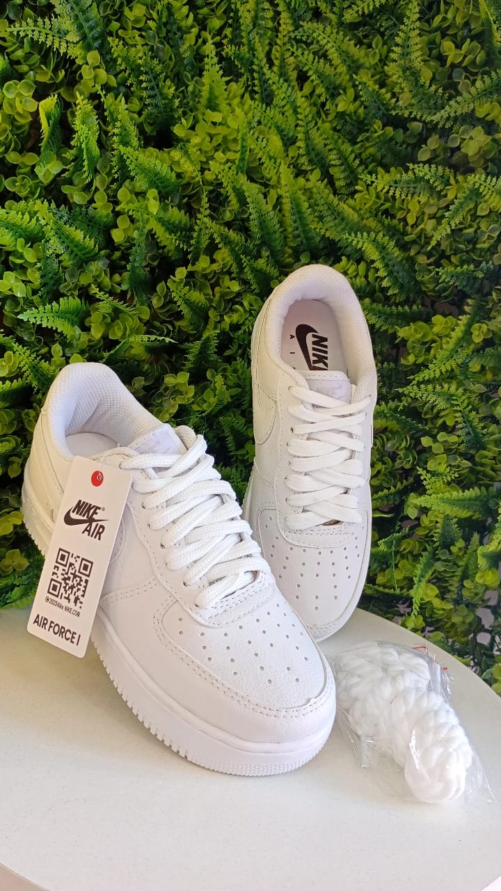 Tênis Nike Air Force - Branco