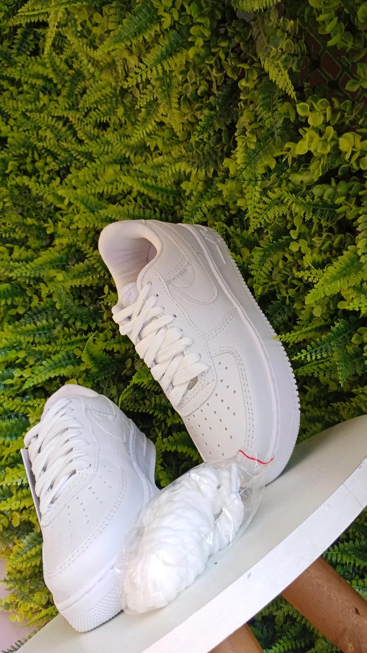 Tênis Nike Air Force - Branco