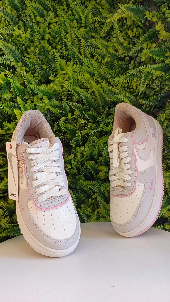 Tênis Nike Air Force - Areia