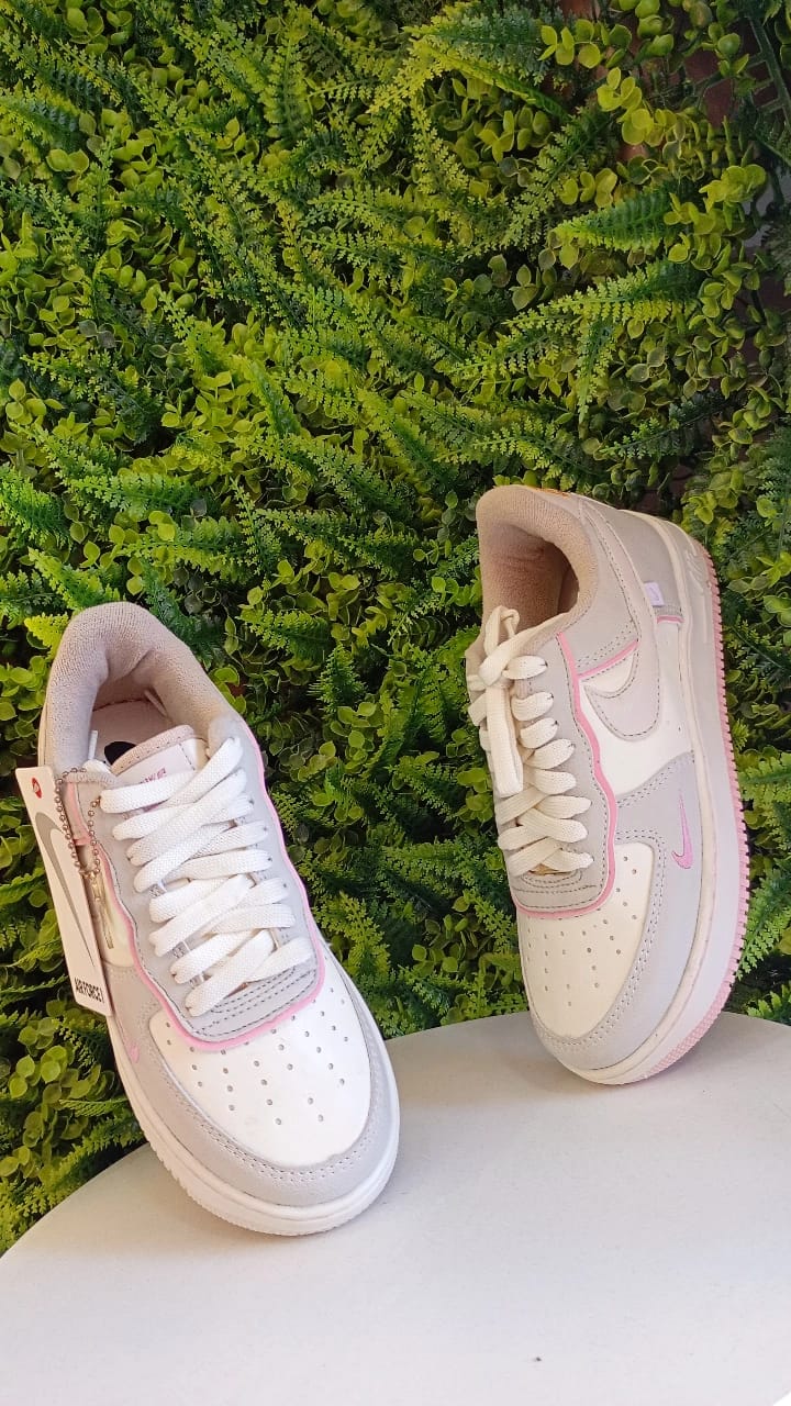 Tênis Nike Air Force - Areia