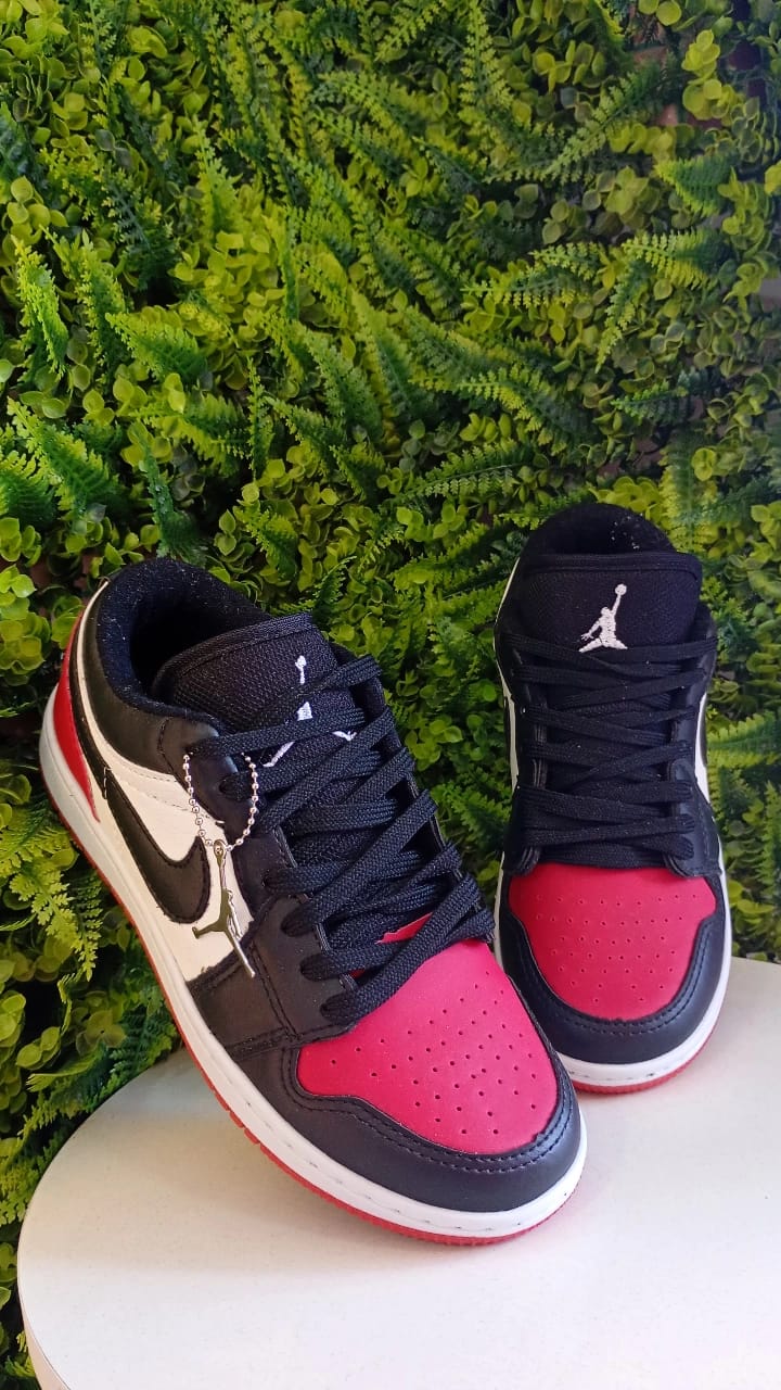 Tênis Nike Dunk - Vermelho e Branco