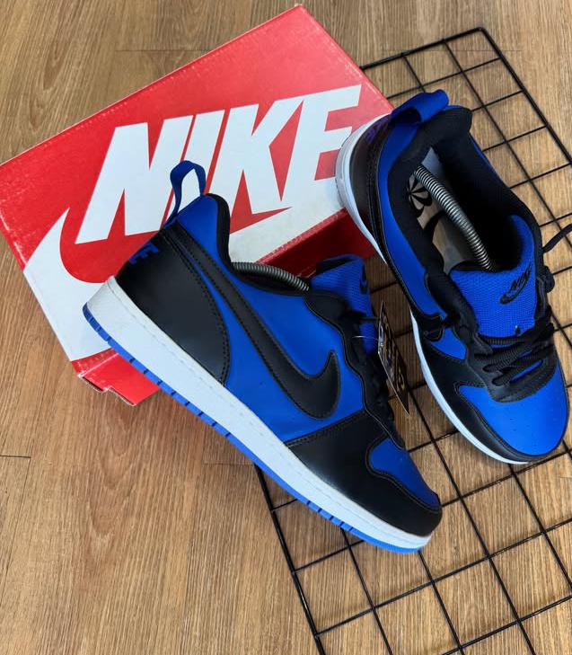 Tênis Nike Borugh Cano Baixo - Azul