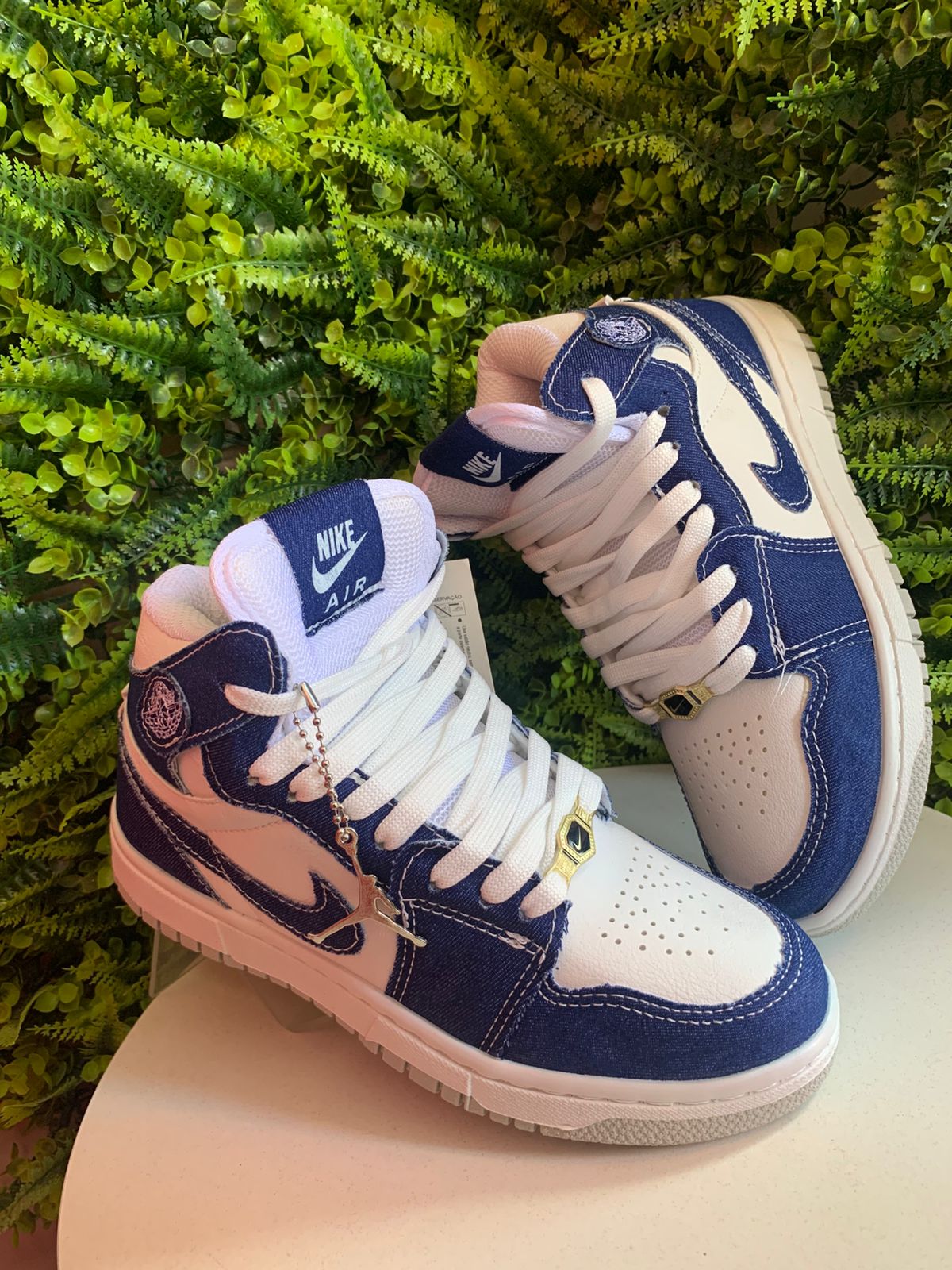 Tênis Nike Air Jordan - Cano Alto - Jeans