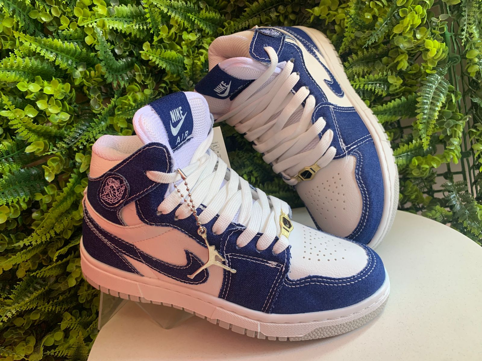 Tênis Nike Air Jordan - Cano Alto - Jeans