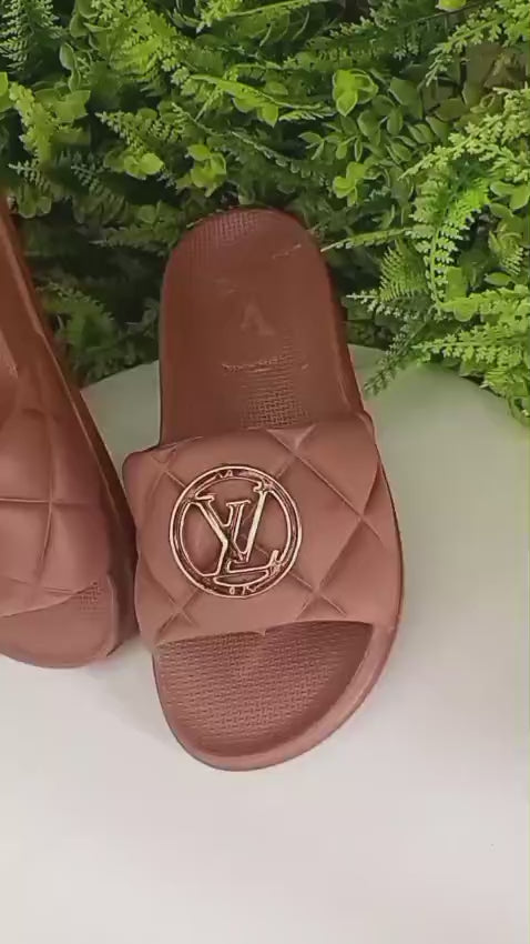 Chinelo LV