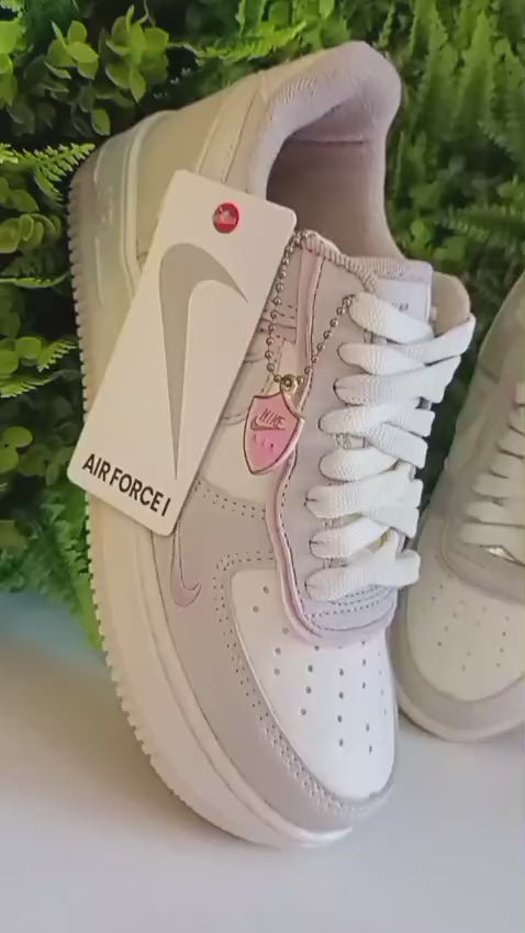 Tênis Nike Air Force - Areia