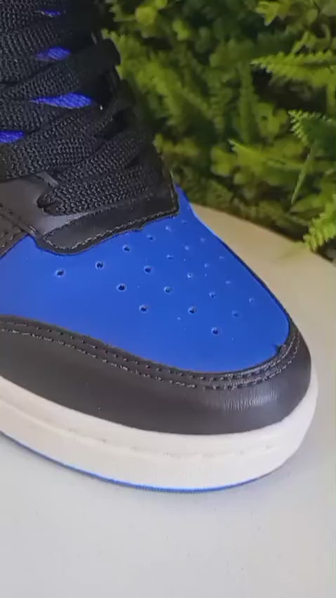 Tênis Nike Borugh Cano Baixo - Azul