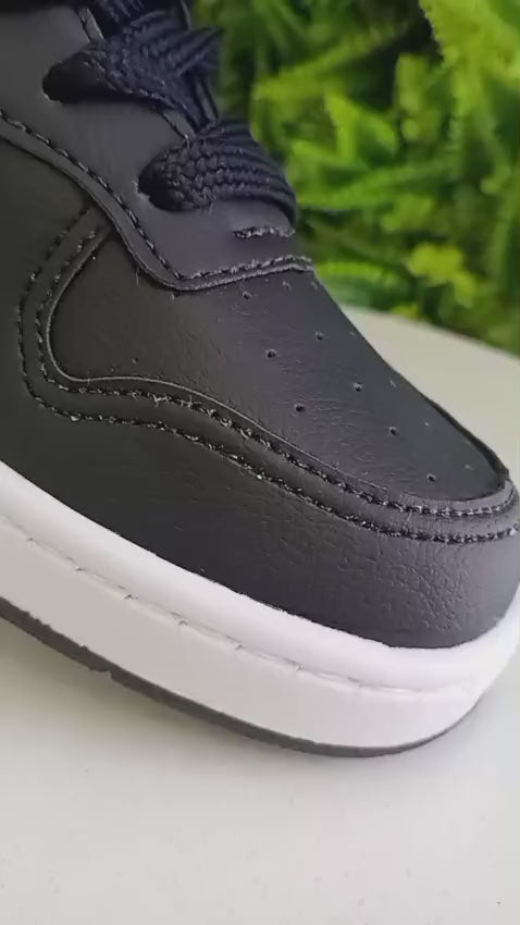Tênis Nike Borugh Cano Alto - Preto e Branco